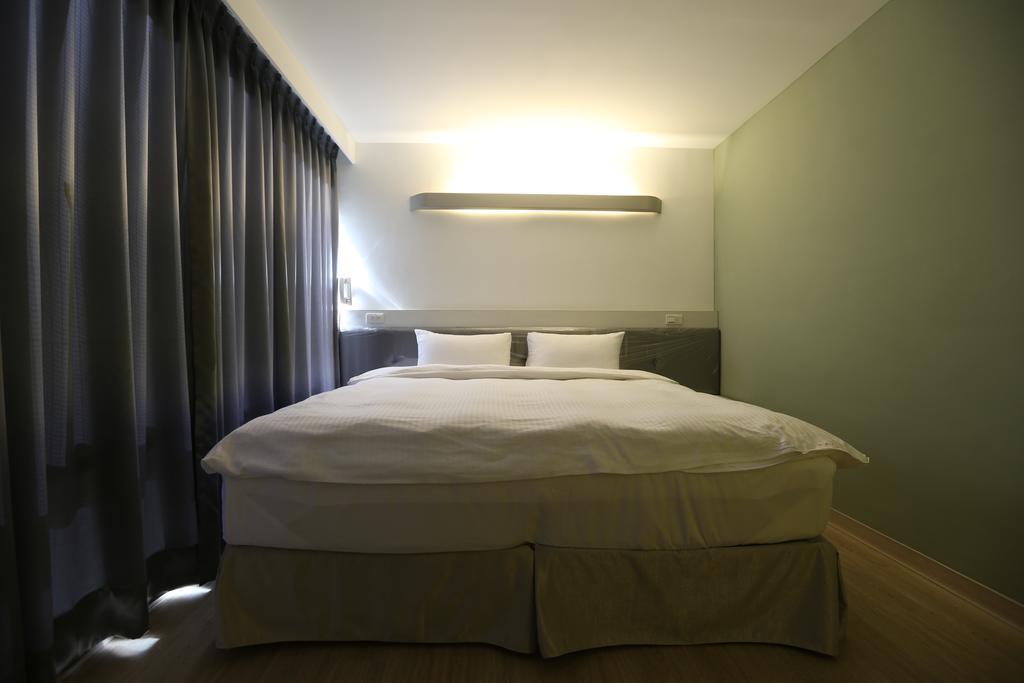 Central Hotel Таоуан Стая снимка