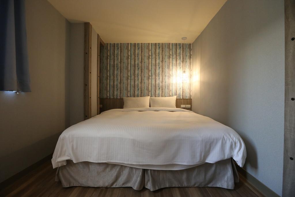 Central Hotel Таоуан Екстериор снимка