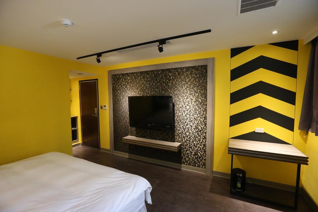 Central Hotel Таоуан Екстериор снимка