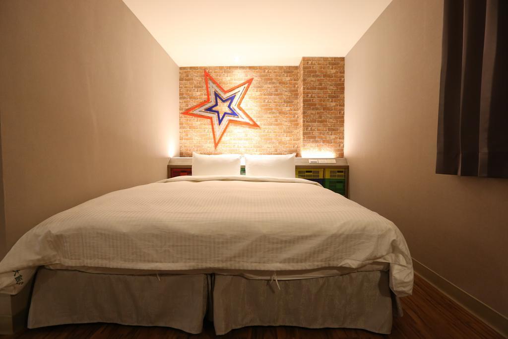 Central Hotel Таоуан Екстериор снимка