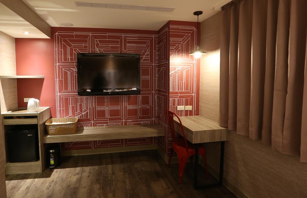 Central Hotel Таоуан Екстериор снимка
