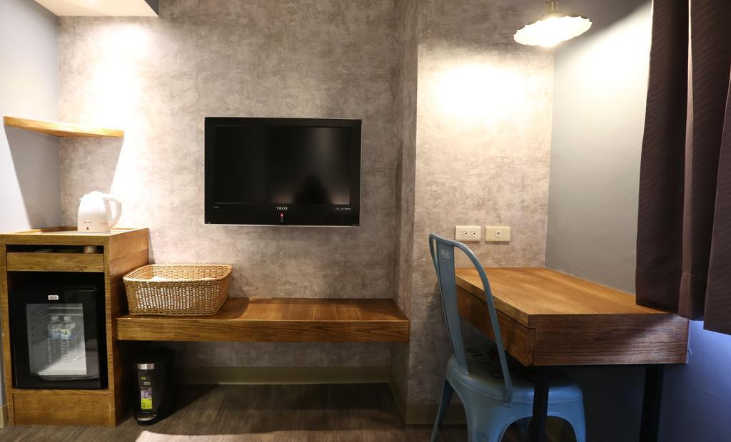 Central Hotel Таоуан Екстериор снимка