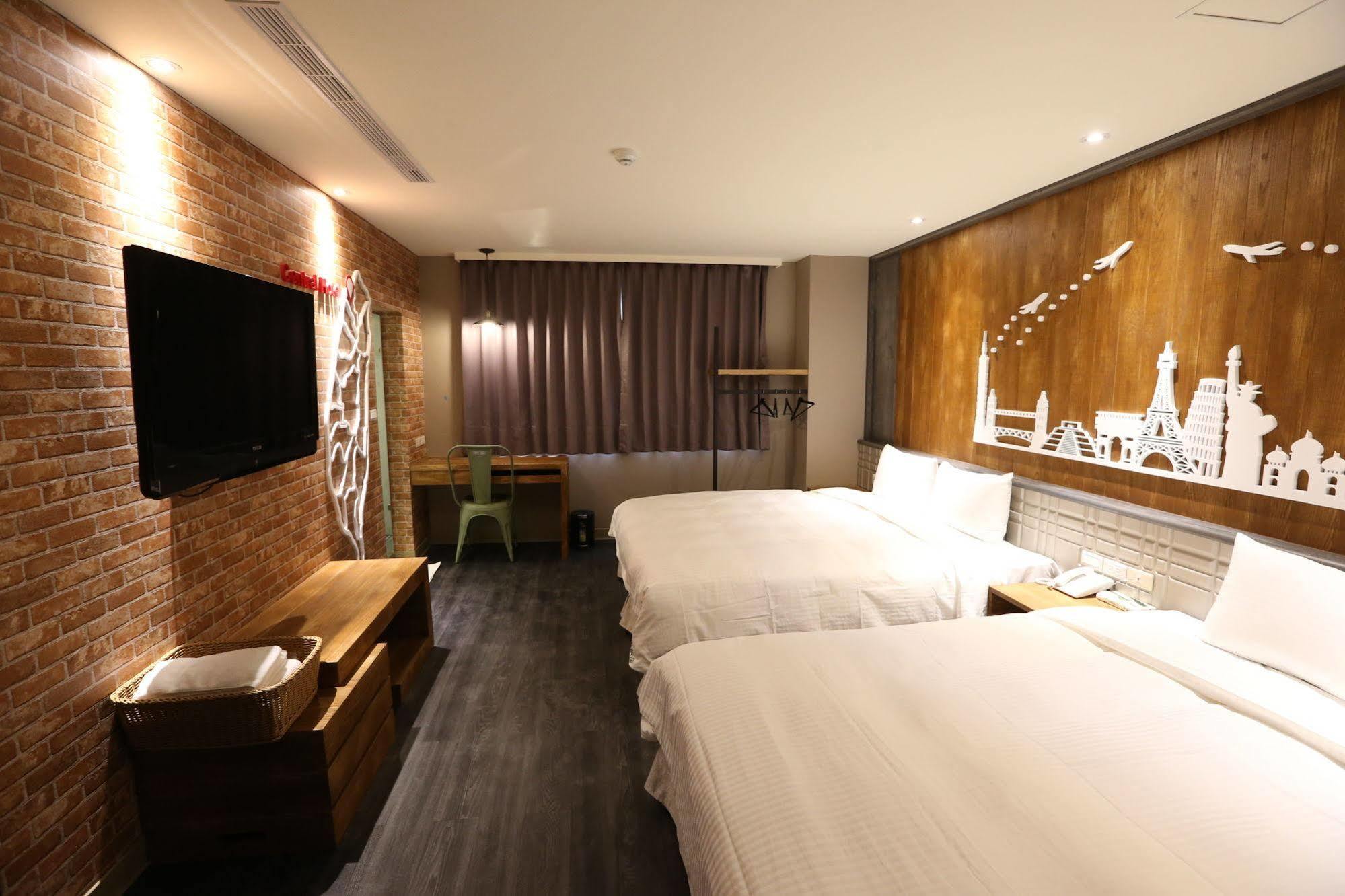 Central Hotel Таоуан Екстериор снимка